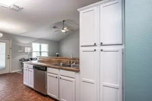 602 N Jordan St, Whitesboro, TX 76273 - Photo 11