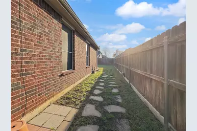 707 Dickerson Lane, Mansfield, TX 76063 - Photo 23