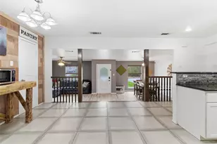 208 E Columbia St, Weatherford, TX 76086 - Photo 5