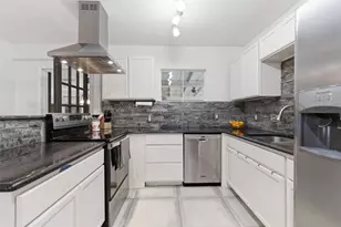 208 E Columbia St, Weatherford, TX 76086 - Photo 13