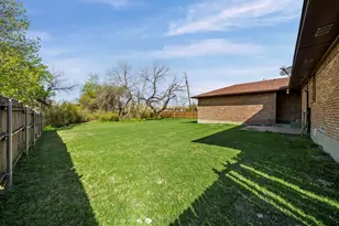 1315 Willowcreek Dr, Lancaster, TX 75146 - Photo 29