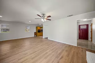 1315 Willowcreek Dr, Lancaster, TX 75146 - Photo 9