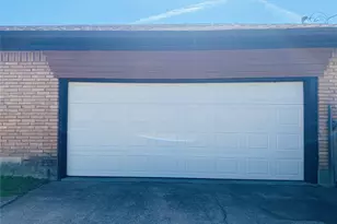 1315 Willowcreek Dr, Lancaster, TX 75146 - Photo 5