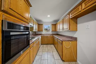 1315 Willowcreek Dr, Lancaster, TX 75146 - Photo 13