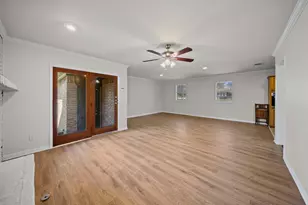 1315 Willowcreek Dr, Lancaster, TX 75146 - Photo 11