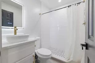 614 Greenbrook Ln, Grand Prairie, TX 75052 - Photo 29