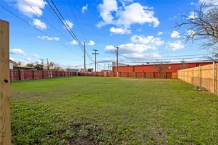 614 Greenbrook Ln, Grand Prairie, TX 75052 - Photo 21