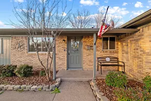 614 Greenbrook Ln, Grand Prairie, TX 75052 - Photo 7