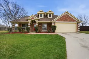 500 Surry Ct, Saginaw, TX 76179 - Photo 3