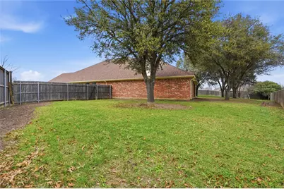 500 Surry Court, Saginaw, TX 76179 - Photo 27