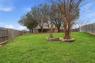 500 Surry Ct, Saginaw, TX 76179 - Photo 25
