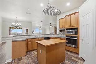 500 Surry Ct, Saginaw, TX 76179 - Photo 7