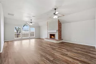 500 Surry Ct, Saginaw, TX 76179 - Photo 11
