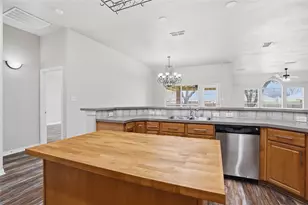 500 Surry Ct, Saginaw, TX 76179 - Photo 9