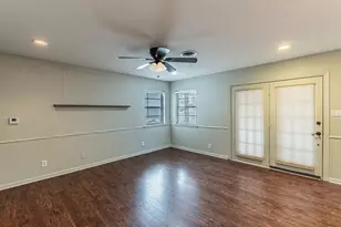 1201 Crestridge St, Ennis, TX 75119 - Photo 3