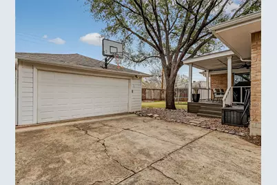 9919 Lakemere Drive, Dallas, TX 75238 - Photo 31