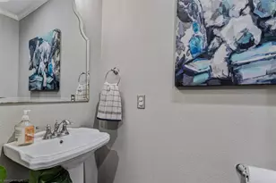 9919 Lakemere Dr, Dallas, TX 75238 - Photo 19