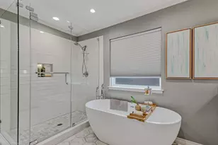 9919 Lakemere Dr, Dallas, TX 75238 - Photo 17