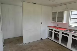 404 S Pecan St, Bells, TX 75414 - Photo 17