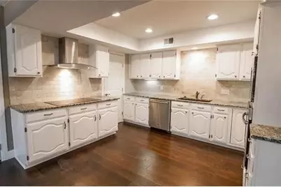 9401 Blue Jay Way, Irving, TX 75063 - Photo 11