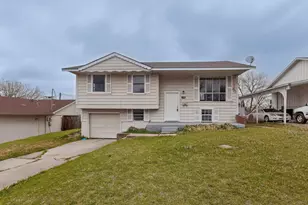 1109 Montclair Dr, Garland, TX 75040 - Photo 1