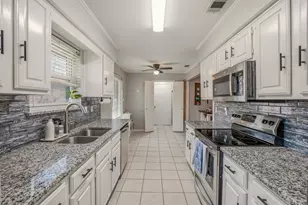 401 Meadow Ridge Dr, Cedar Hill, TX 75104 - Photo 13