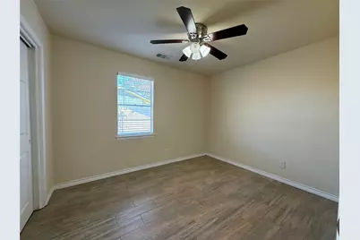 2540 W Rochelle Road, Irving, TX 75062 - Photo 13
