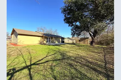 2540 W Rochelle Road, Irving, TX 75062 - Photo 19
