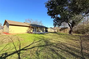 2540 W Rochelle Rd, Irving, TX 75062 - Photo 19