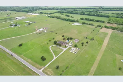 999 East Line, Whitewright, TX 75491 - Photo 11