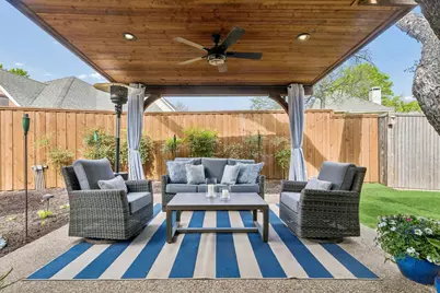 113 Lake Forest Court, Garland, TX 75044 - Photo 9