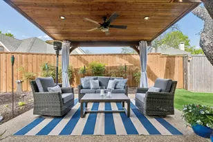 113 Lake Forest Ct, Garland, TX 75044 - Photo 9