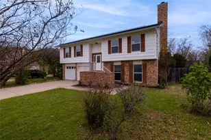 522 Royal Valley Rd, Grand Prairie, TX 75052 - Photo 3