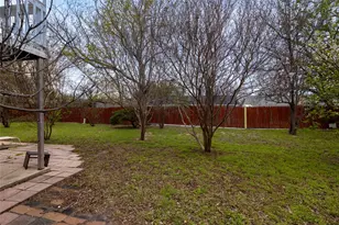 522 Royal Valley Rd, Grand Prairie, TX 75052 - Photo 21