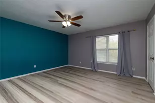 522 Royal Valley Rd, Grand Prairie, TX 75052 - Photo 9