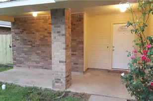 515 Valley Spring Dr, Arlington, TX 76018 - Photo 11