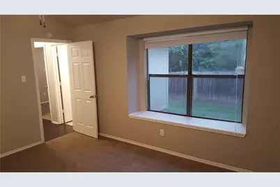 515 Valley Spring Drive, Arlington, TX 76018 - Photo 5