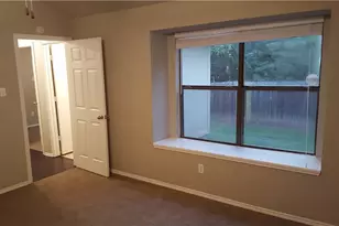 515 Valley Spring Dr, Arlington, TX 76018 - Photo 5