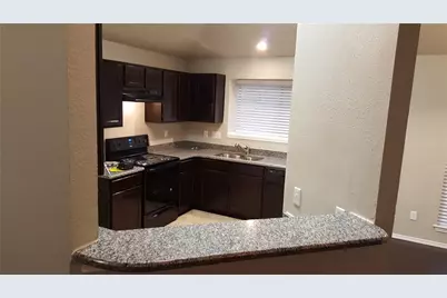 515 Valley Spring Drive, Arlington, TX 76018 - Photo 3