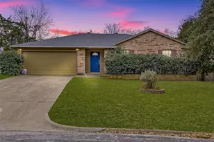 1601 Arlington Dr, Corsicana, TX 75110 - Photo 1