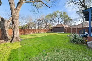 504 W Gilmer St, Ennis, TX 75119 - Photo 31