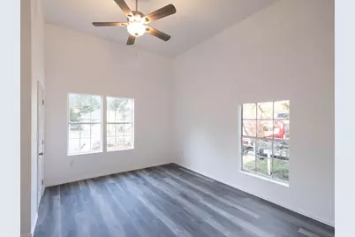 415 W 7th Street, Bonham, TX 75418 - Photo 9