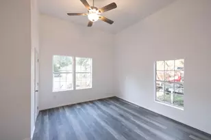 415 W 7th St, Bonham, TX 75418 - Photo 9