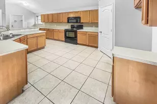 3916 Big Thicket Dr, Fort Worth, TX 76244 - Photo 7