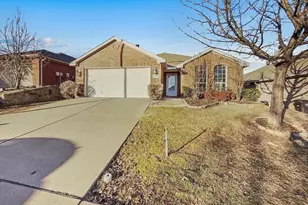 3916 Big Thicket Dr, Fort Worth, TX 76244 - Photo 3