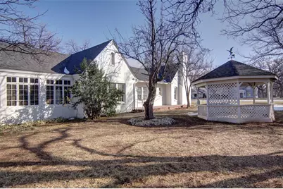 808 Elm Street, Graham, TX 76450 - Photo 35