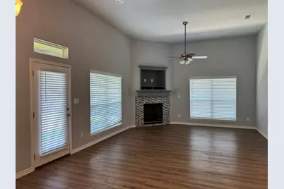 792 E Northside Drive, Pilot Point, TX 76258 - Photo 3