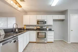 5712 Springtide Dr, Fort Worth, TX 76135 - Photo 9