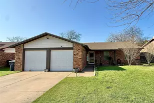 1416 Mimosa St, Cleburne, TX 76033 - Photo 1