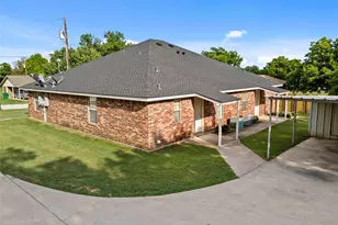 225 Oak Ct, Rhome, TX 76078 - Photo 27